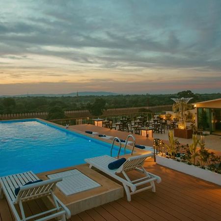 Sunset Palace View Suites Мандалай Экстерьер фото